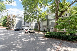 Building Photo - 700 Bishops Park Dr