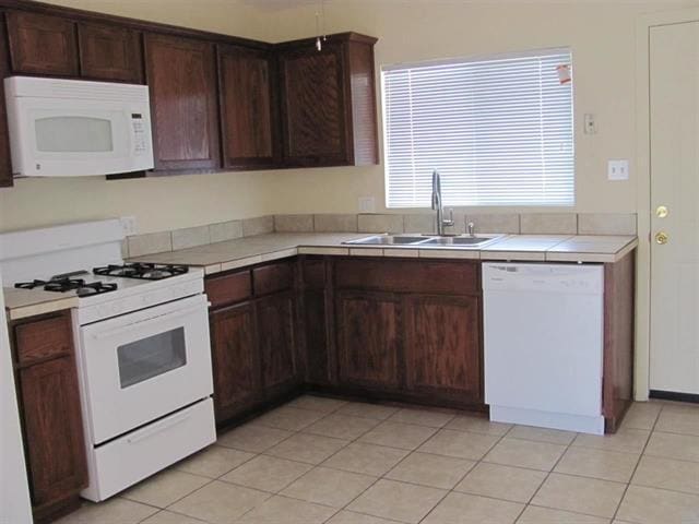 Building Photo - REMODELED CONDO