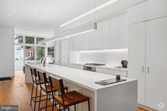Building Photo - 1539 6th St NW
