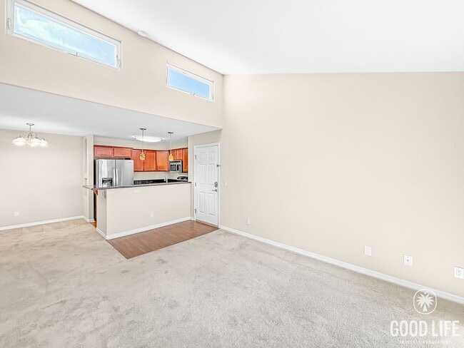 Foto del edificio - Perfect 1B/1BA w/ Balcony, Reserved Parkin...