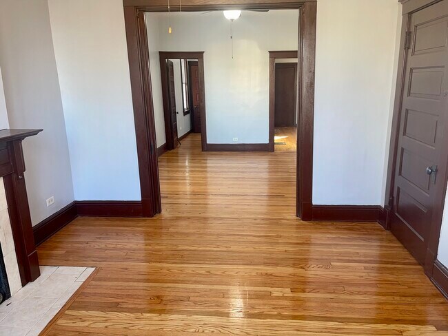 Building Photo - 3439 W Fulton Blvd