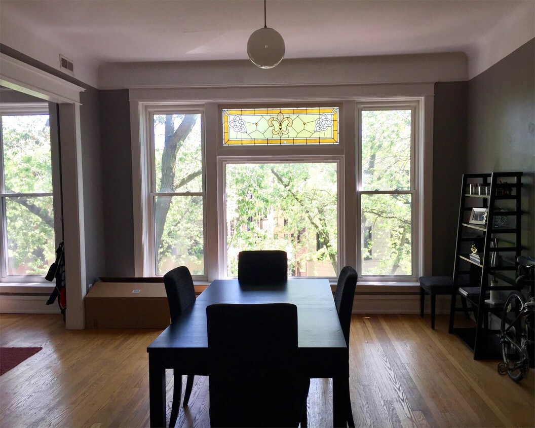 Primary Photo - 726-728 W Briar Pl