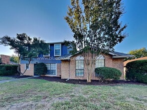 Building Photo - 1920 Oakbluff Dr