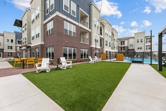 Building Photo - North Park Landing