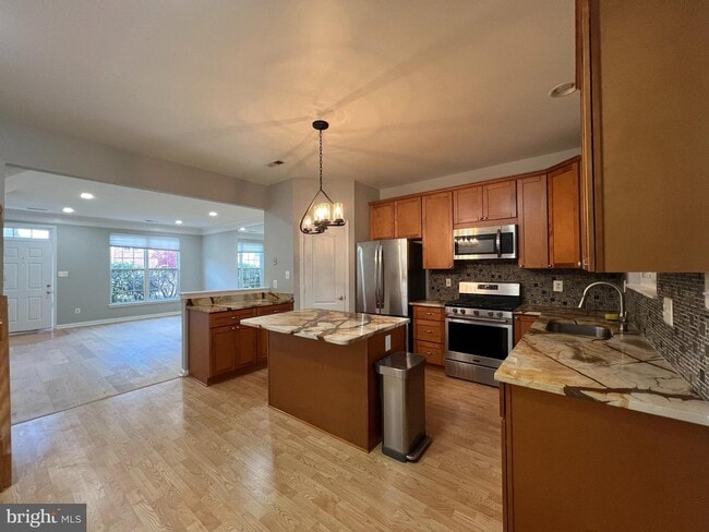 Building Photo - 13093 Park Crescent Cir