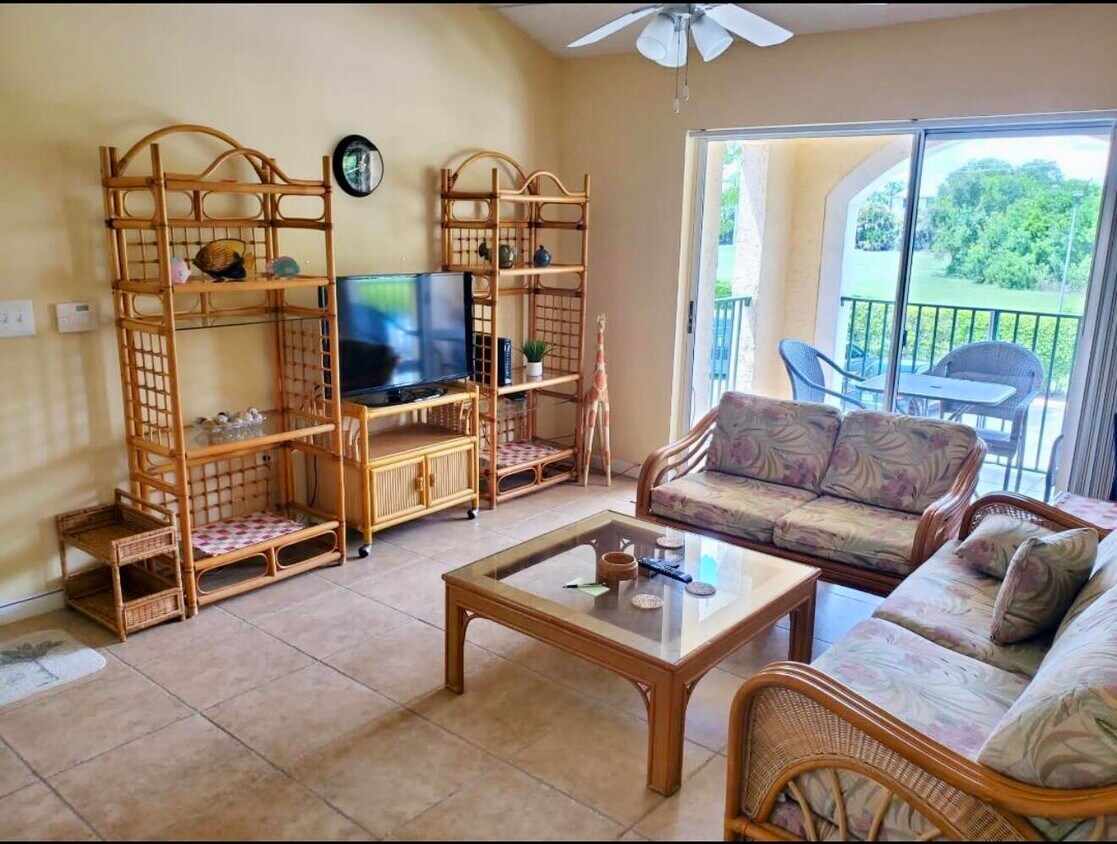 Foto principal - 1755 Village Blvd