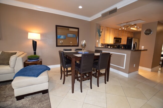 Foto del edificio - Meridian FURNISHED 2 BDR /2 BATH Luxury Co...