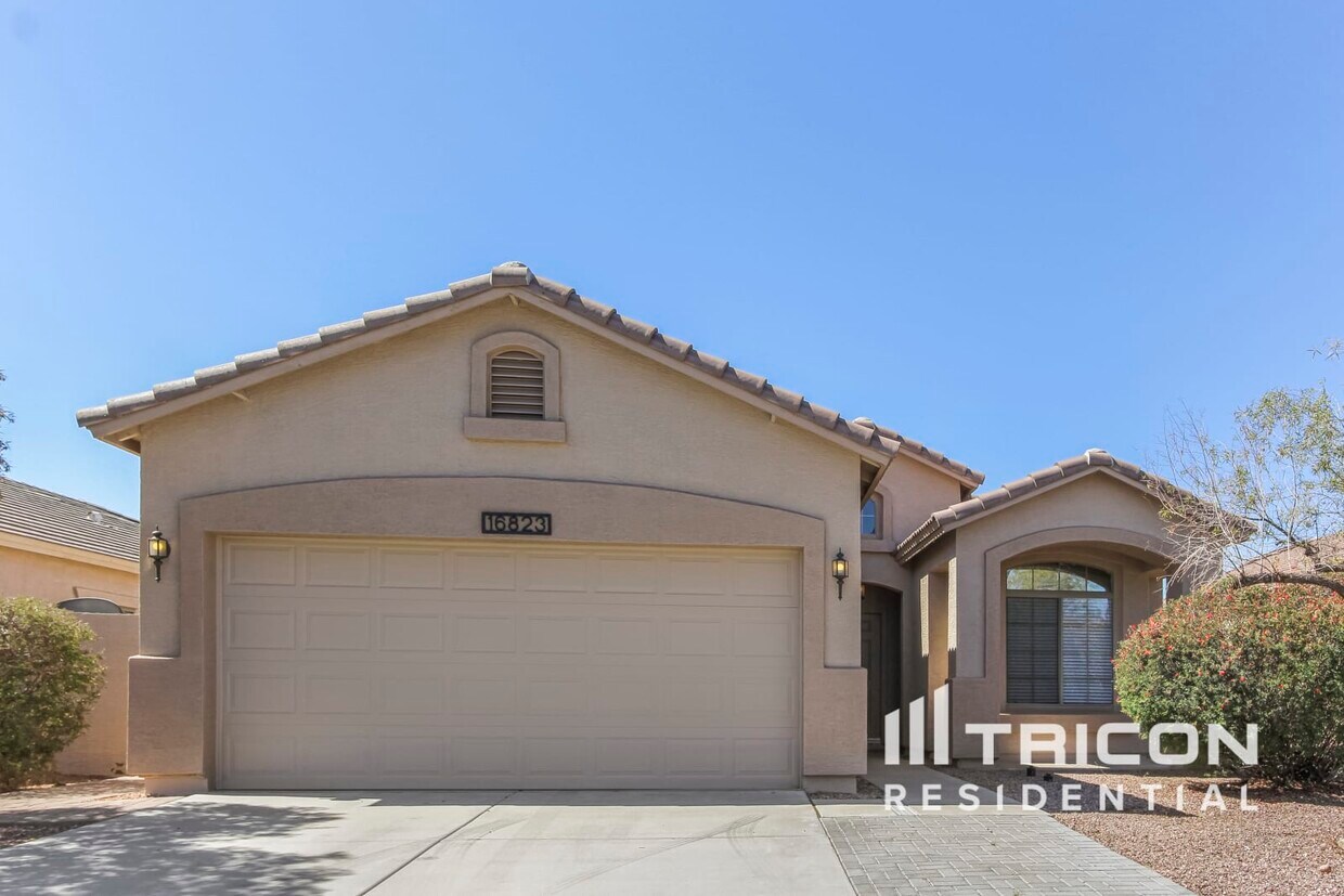 16823 W Cottonwood Street Surprise AZ House Rental in Surprise, AZ