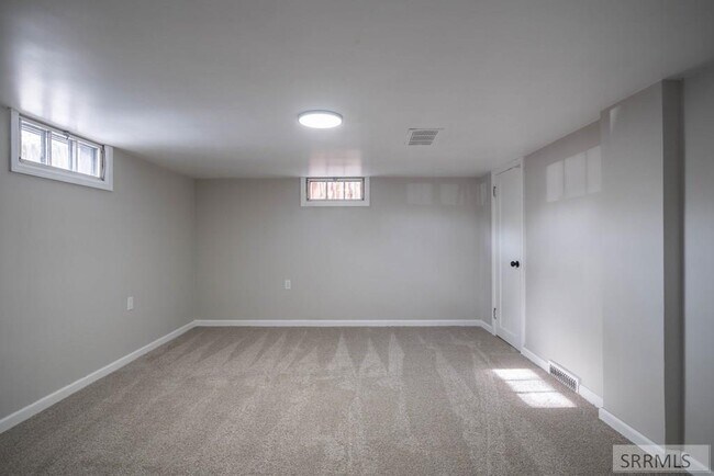 Foto del edificio - 274 S Lee Ave
