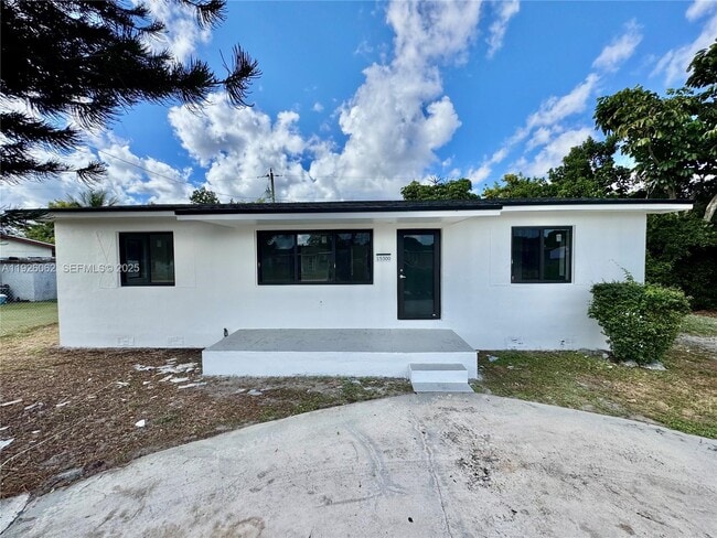 Building Photo - 15300 NW 32nd Ave