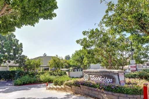 Entrada - 9249 Village Glen Dr