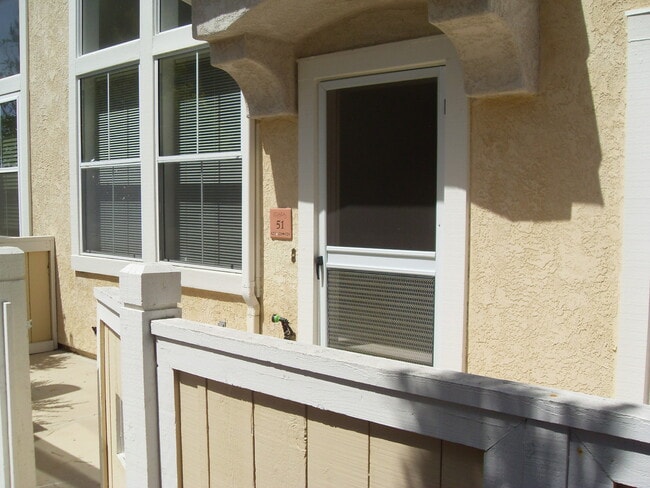 Foto del edificio - 2 BR / 2.5 BA 1420SQFT Chula Vista Apartment