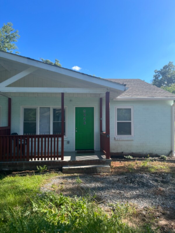 Building Photo - 1046 Thomas St