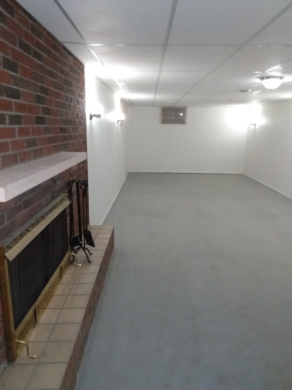 Building Photo - 3908 Stonewall Ave