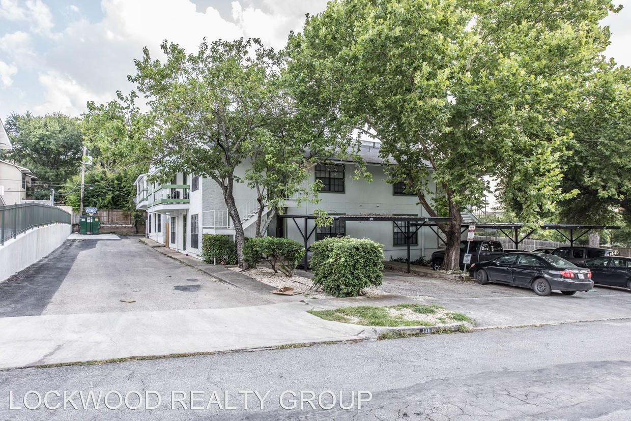 Primary Photo - 136 Elizabeth Rd