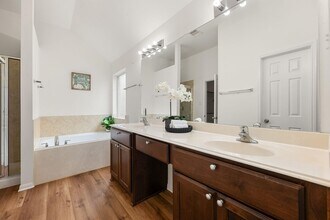 Building Photo - 2008 Golden Creek Ln