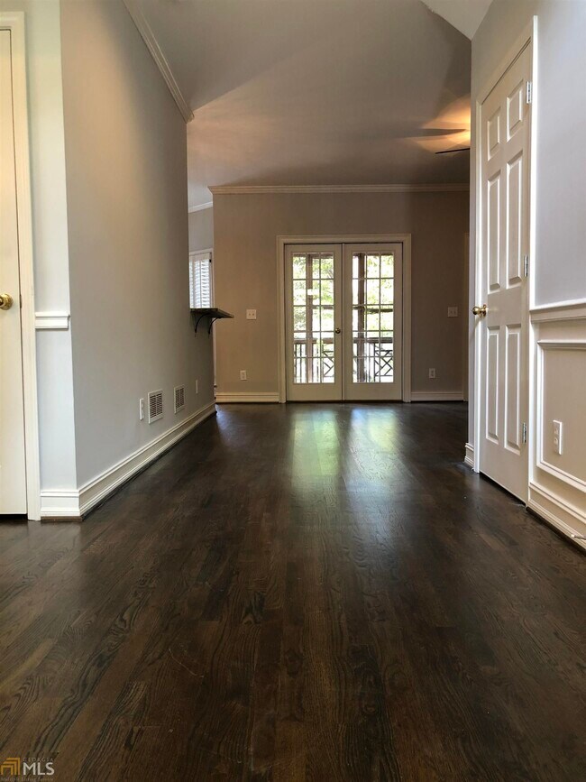 Building Photo - 2242 Lenox Walk NE