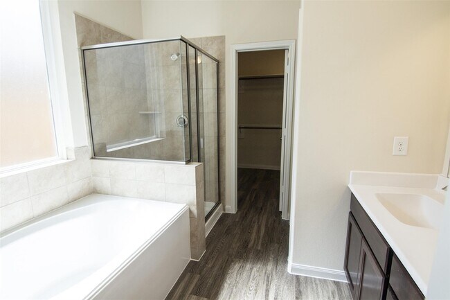 Foto del edificio - 29614 Clover Shore Dr