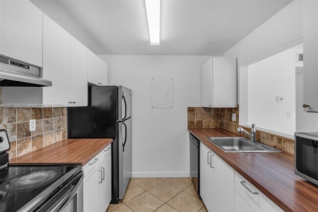 Foto del edificio - 2150 SW 16th Ave