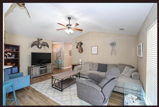 Foto del edificio - 2309 Greenleaf Dr