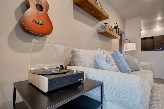 Foto del edificio - 2210 Remington Way