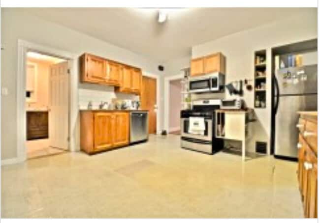 Building Photo - 201 Hillside St