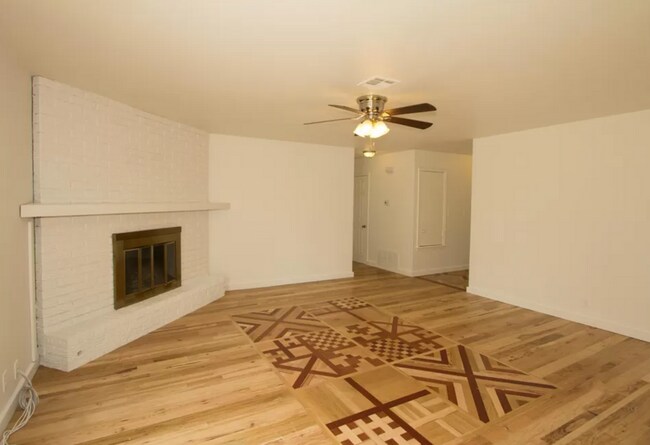 Foto del edificio - 3 Bed / 1 Bath in Tulsa!