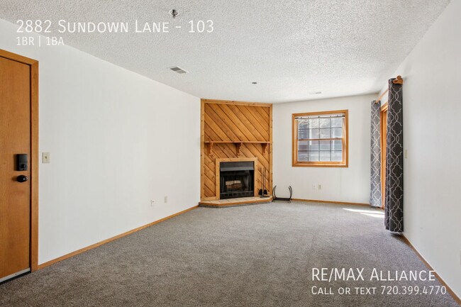 Building Photo - 1-bedroom condo located in the sought-afte...
