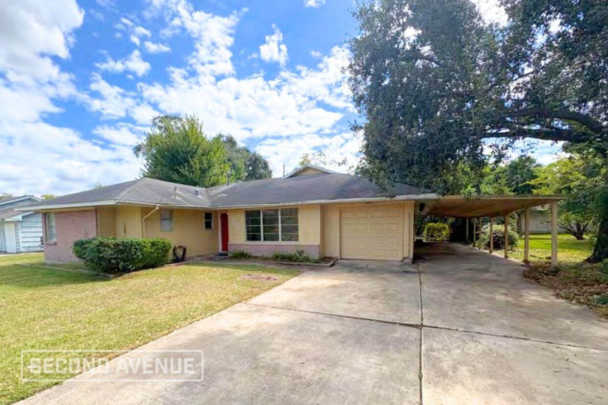 Primary Photo - 202 Timber Ln