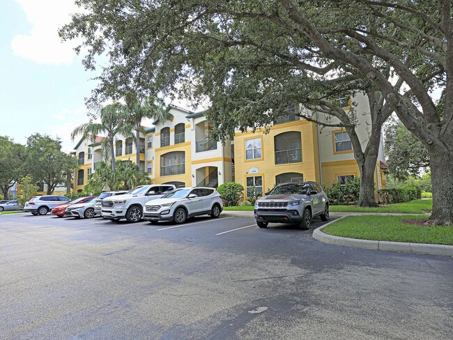 Building Photo - Royal Greens 11520-1007