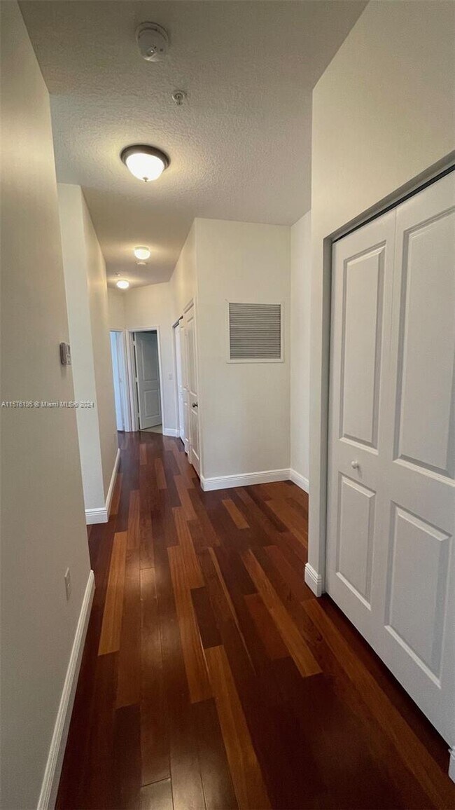 Foto del edificio - 3321 NW 126th Ave