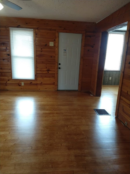 Building Photo - 656 W Avon St