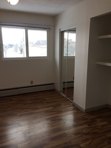 Building Photo - 1 Bed 1 Bath Unit in Edmonton, AB