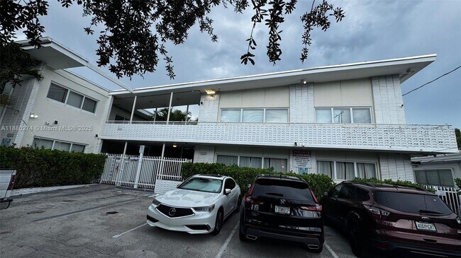 Building Photo - 1225 Marseille Dr