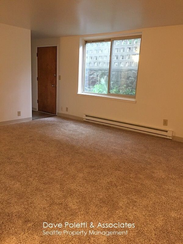 Building Photo - 3043 NE 140th St