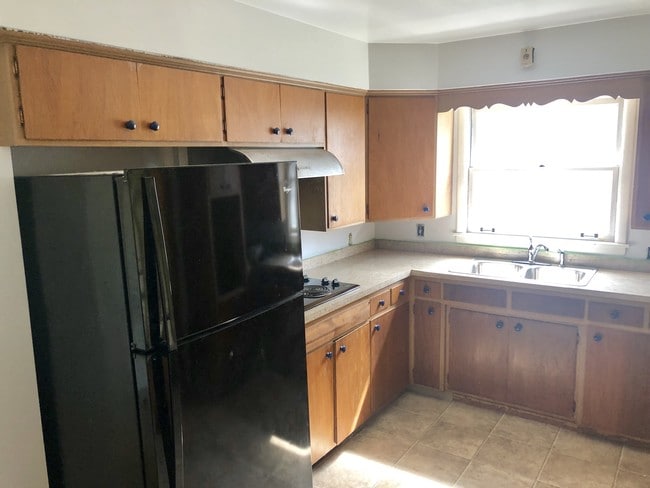 Building Photo - 701 31st St