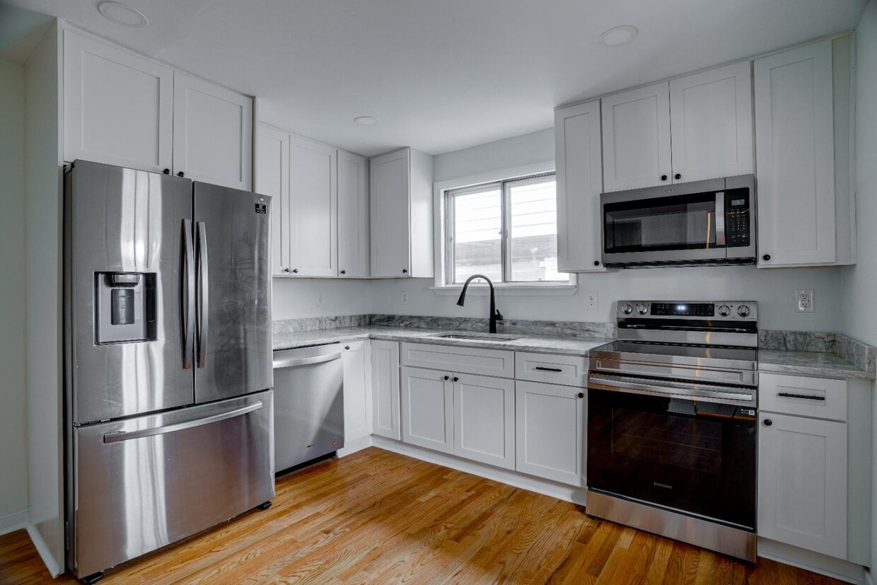 2403 Flint St - 2403 Flint St