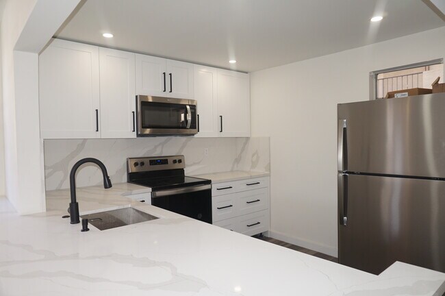 Building Photo - 408 NW 68th Ave