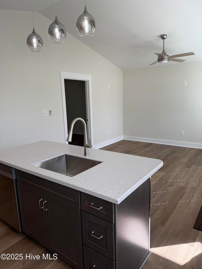 Building Photo - 503 Pecan Tree Ln