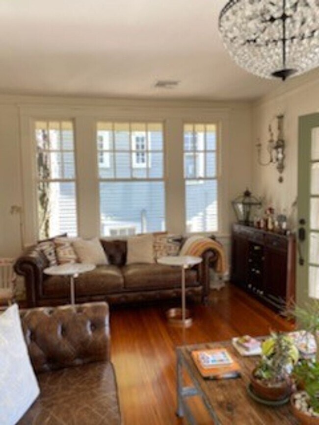 Foto del edificio - 6BR Home Renovated One Block From Tulane Campus