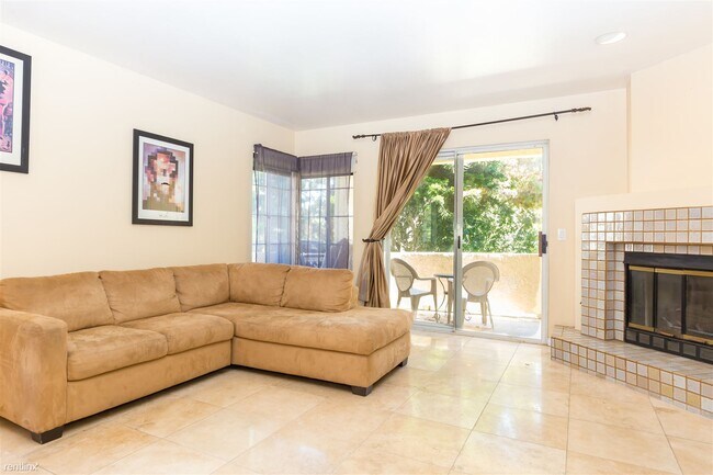 Building Photo - 2 br, 2 bath Condo - 4850 Bella Pacific Row