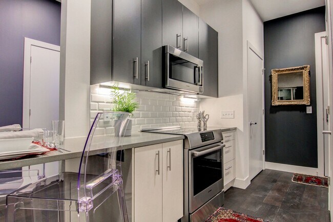 Foto del edificio - 2550 Lawrence St