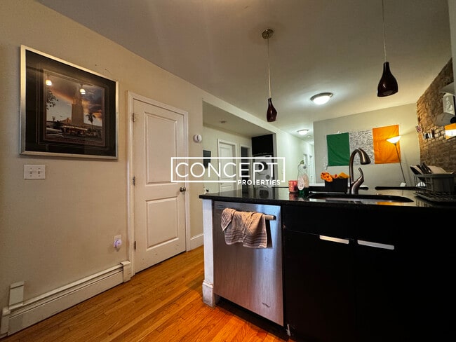 Foto del edificio - 14 Parker Hill Ave