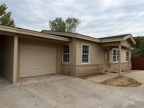 Building Photo - 13755 Biggs St