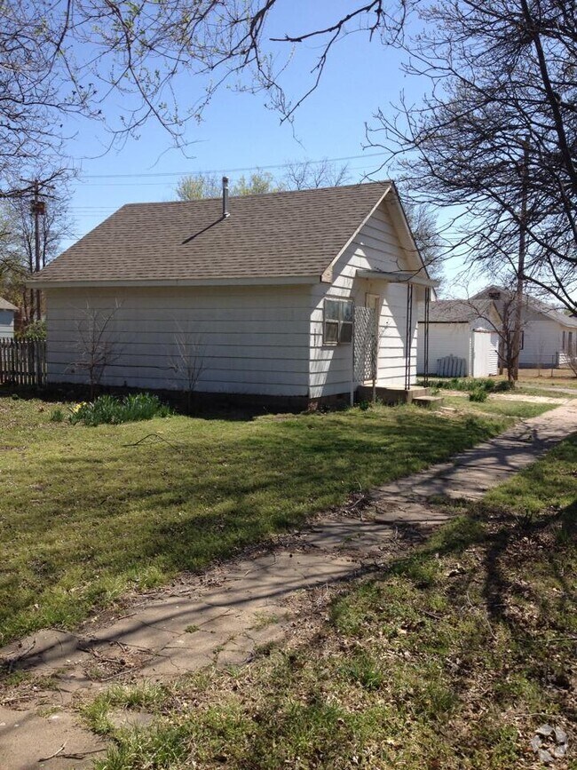 Apartments For Rent in Lamont, OK with Yard 2 Rentals