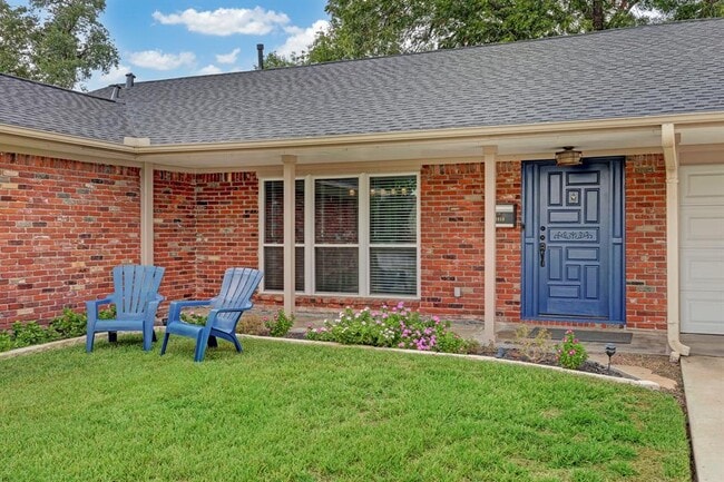 Building Photo - 2910 Freshmeadows Dr