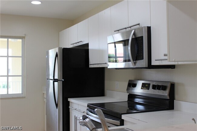 Foto del edificio - 7768 Jewel Ln