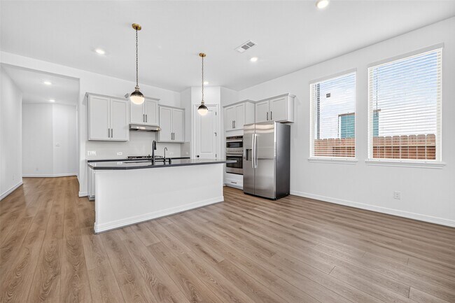 Foto del edificio - 23639 Red Rowan Ln