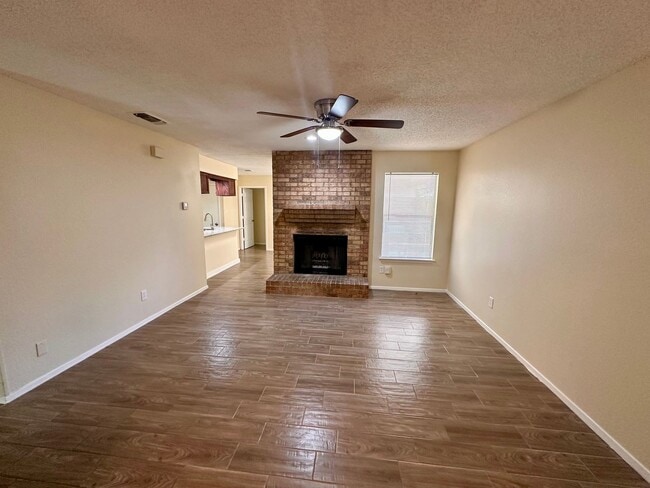 Photo - Arlington Duplex For Lease House