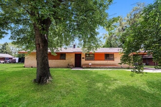 Building Photo - 816 Burman Ave